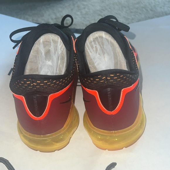 Nike shoes - Picture 4 of 6